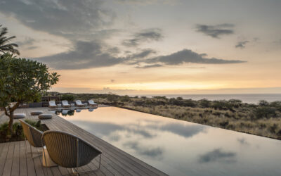 Bathe in Privacy and Blend in on the Edge of an Extreme Hawaiian Landscape