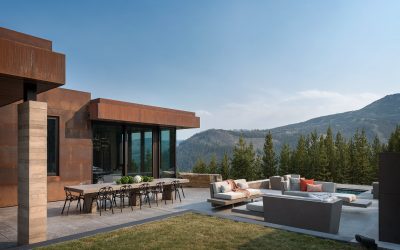 Yellowstone Residence: Like a Barnacle Clinging to its Precarious Perch in Big Sky, Montana